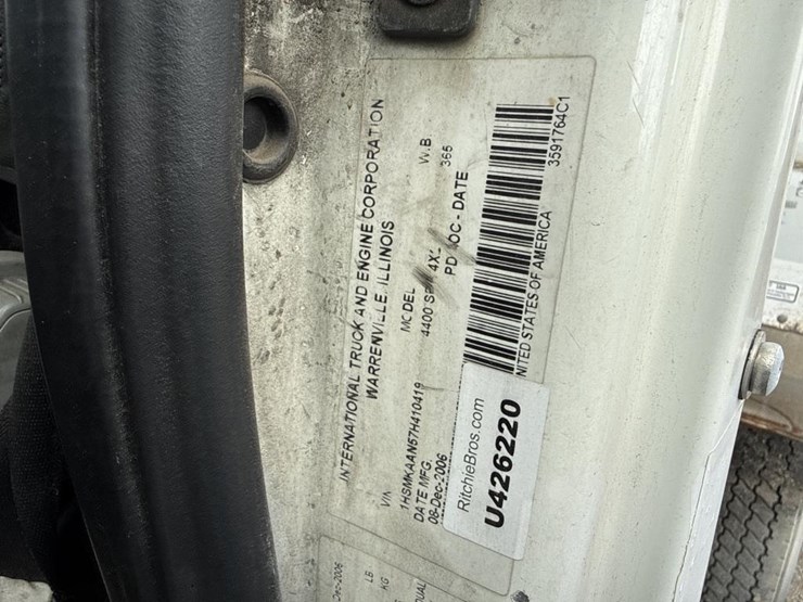 2007-international-durastar-4400-image-52