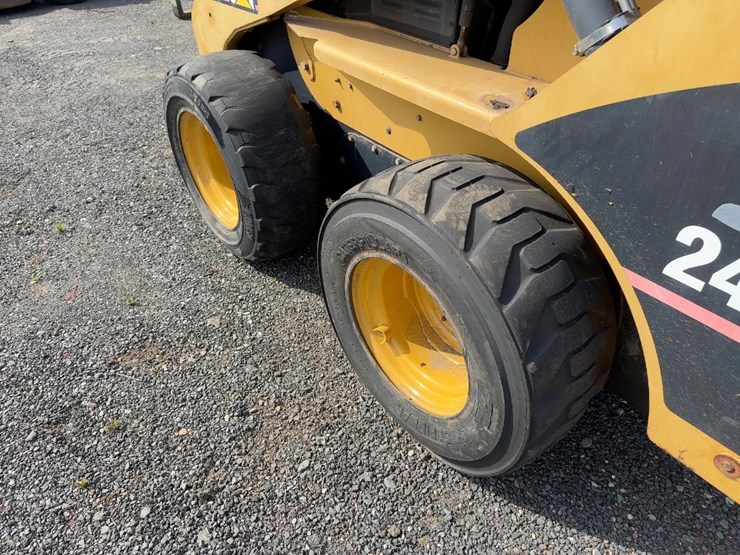 2004-caterpillar-242b-image-9