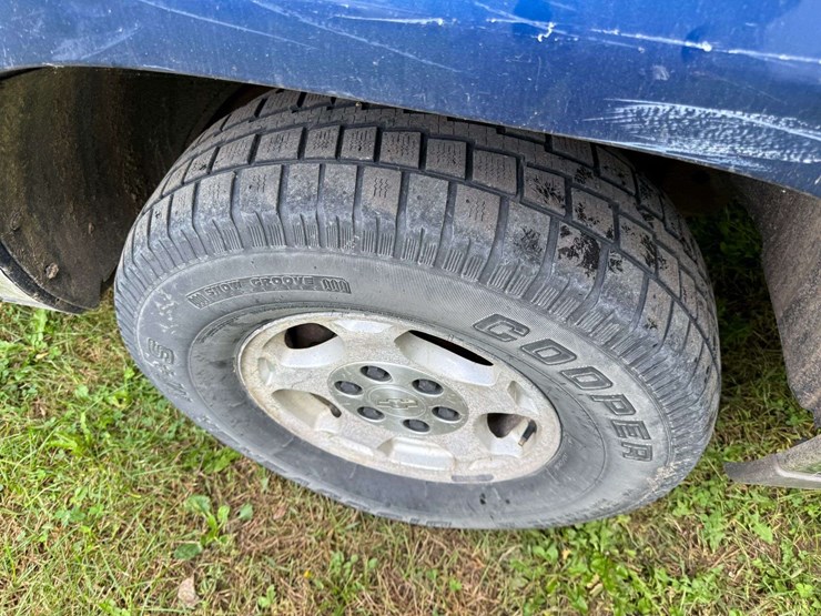 2003-chevrolet-extended-cab-pickup-with-topper,-4x4,-261,233-miles,-v8,-automatic-transmission,-per-image-17