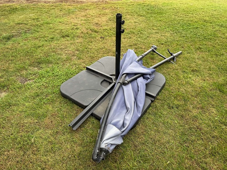 patio-umbrella-with-stand-image-1