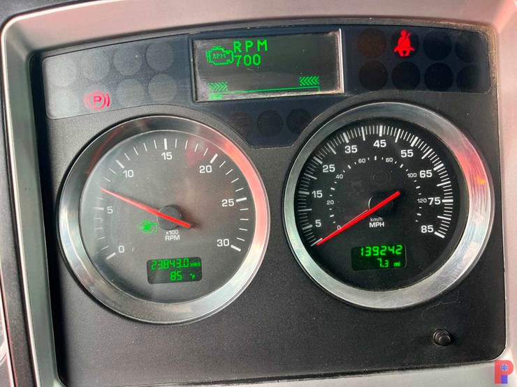 2010-kenworth-t800-image-10