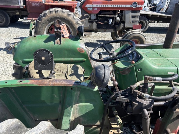 #5217-•-oliver-tractor-w/-loader-image-42