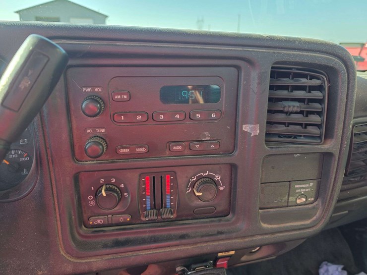 2006-chevrolet-2500hd-image-29