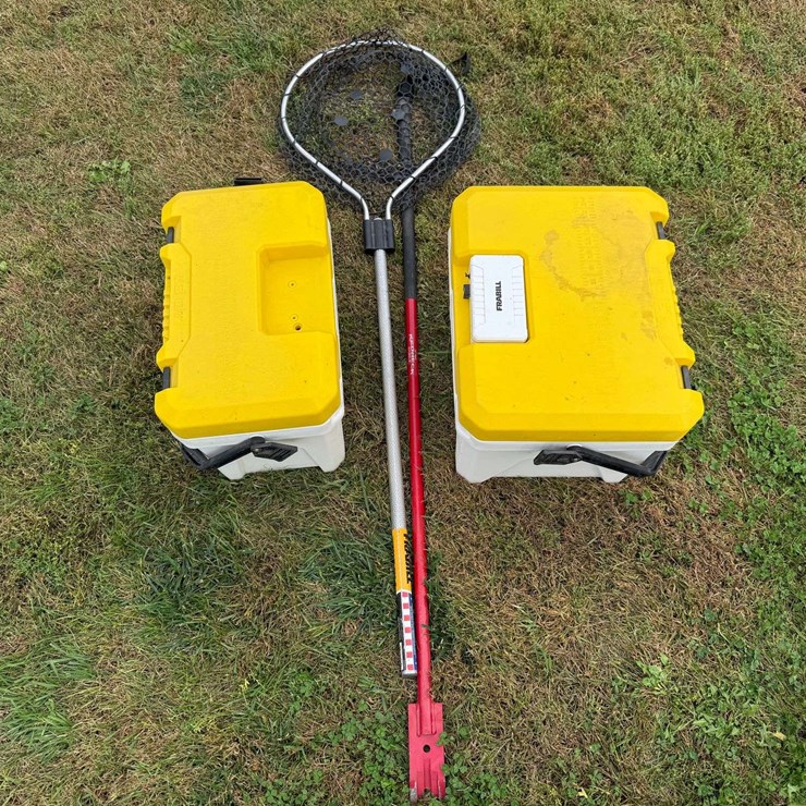 13qt and 19qt Aerated Minnow Buckets, Net and Ice Chisel