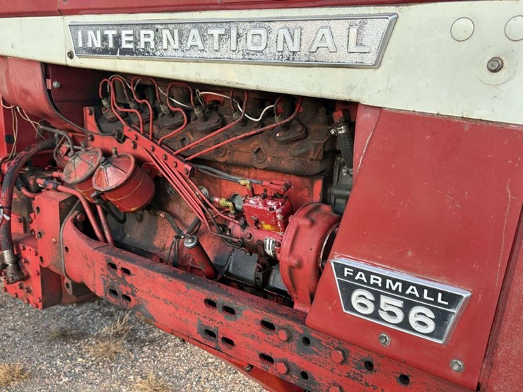 1971-farmall-656-hydro-diesel-tractor,-fenders,-wf,-540-pto,-3pt,-2-hyd,-16.9-38-rears,-7.50-16-fron-image-33