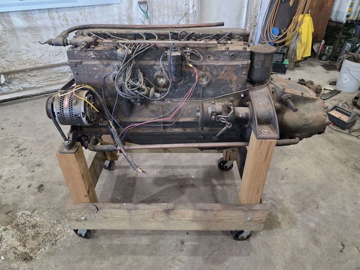 late-model-pontiac-inline-8-engine-converted-to-marine-use-by-kermath,-loose-and-in-excellent-condit-image-1