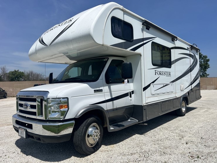 2017-ford-e450-image-1