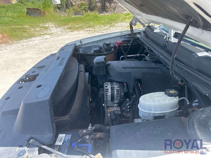 2012-chevrolet-silverado-3500-image-9