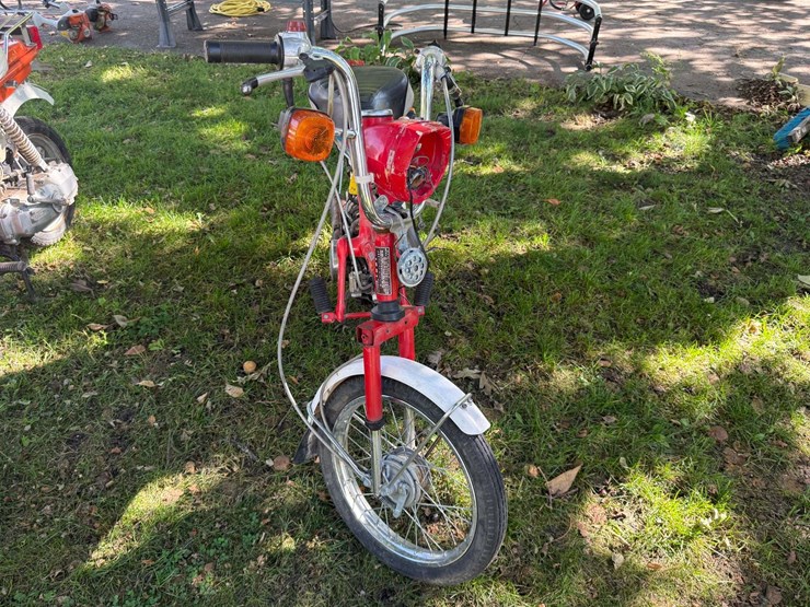 1981-honda-50cc-express-motor-bike-moped-for-restoration,-does-not-run,-mostly-complete-per-seller,-image-2