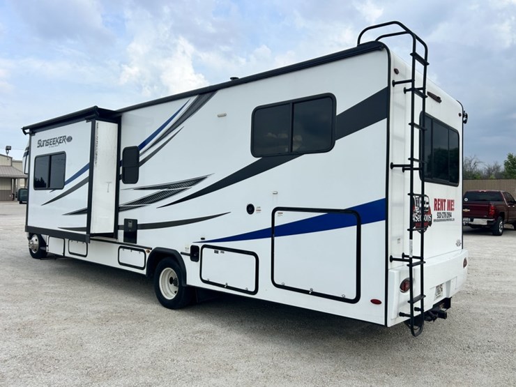 2021-ford-e450-image-3