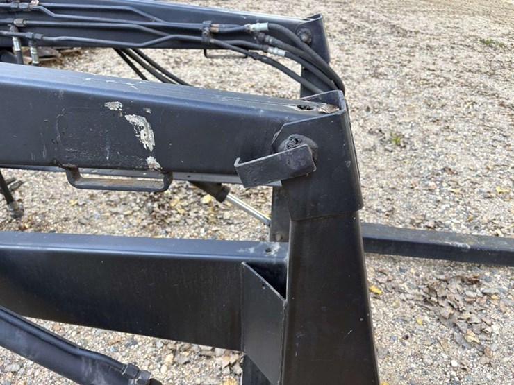 loader,-off-of-ih-656,-ih-mounting-brackets,-84”-bucket-image-16
