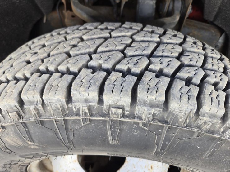 2015-chevrolet-3500-image-64