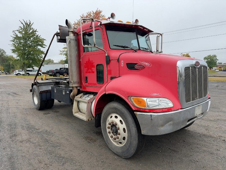2005-peterbilt-335-image-7