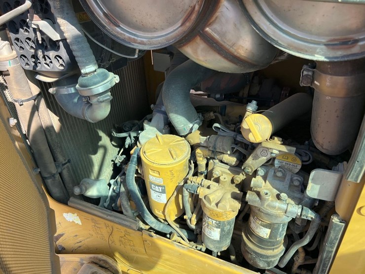 2019-caterpillar-d6k2-lgp-image-28