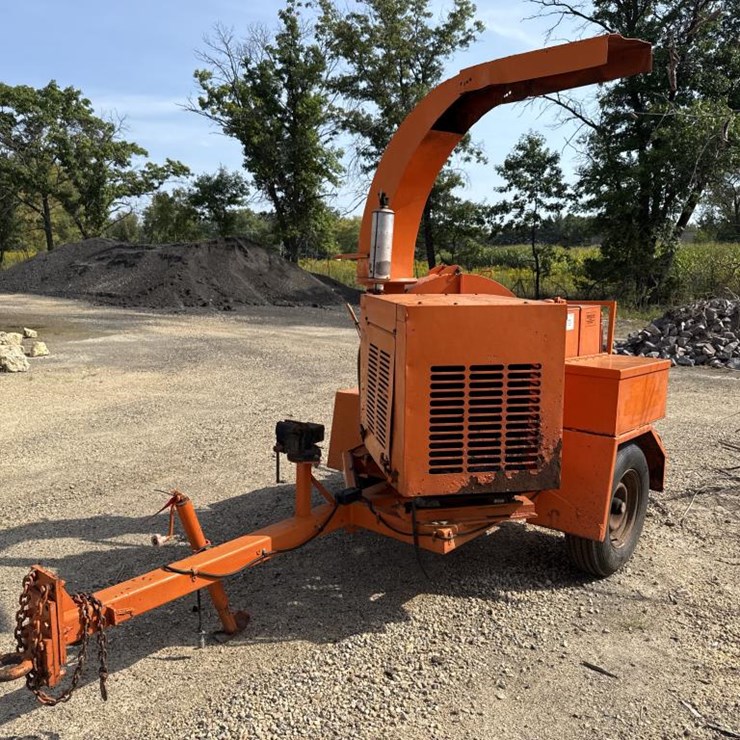 #1233 • Towable Wood Chipper