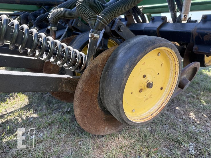 john-deere-750-image-17