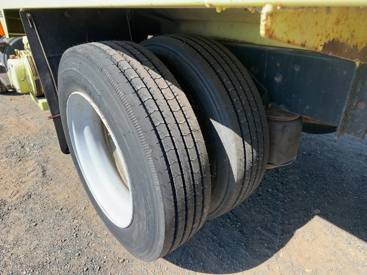 1995-ford-l9000-image-18