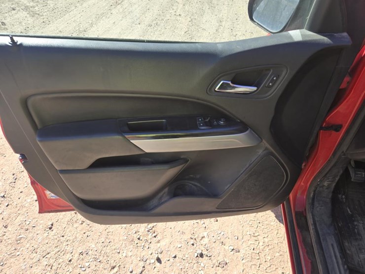 2015-chevrolet-colorado-image-24