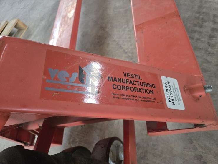 #2561-•-48"-pallet-jack-image-4