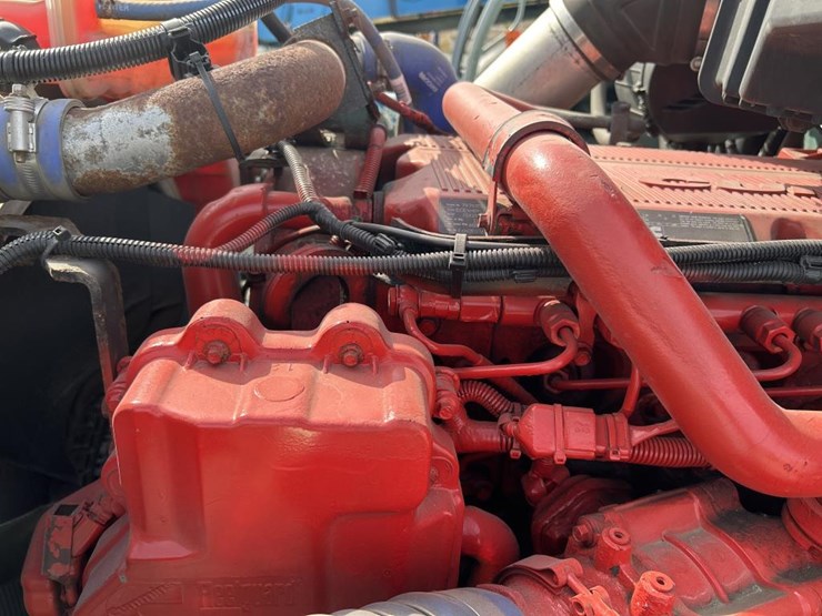 2015-peterbilt-579-image-42