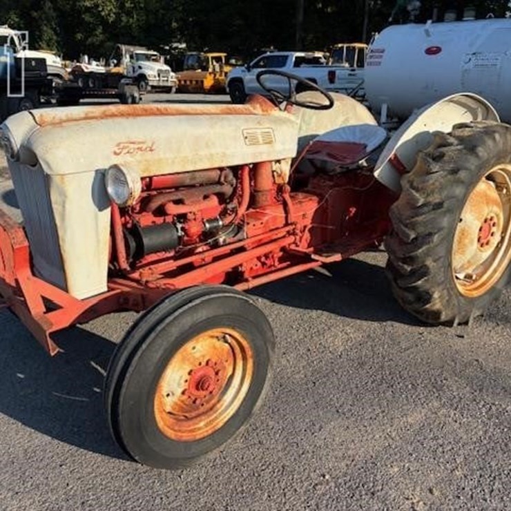 1957 FORD 600