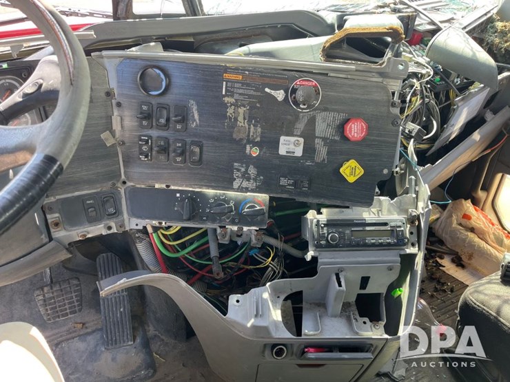 2007-freightliner-columbia-liquid-nurse-truck-(jn3025,-unit-1852)-image-53