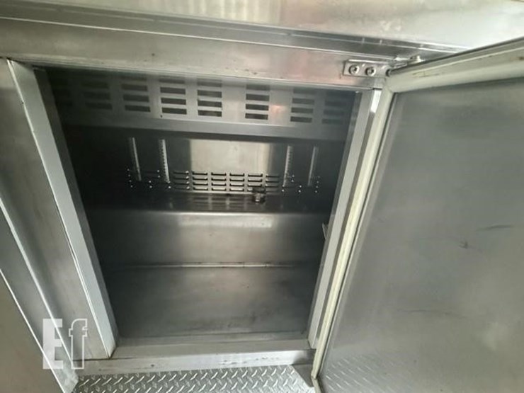 2011-custom-trailer-image-22