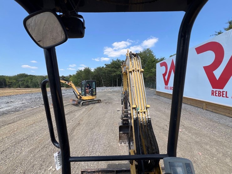 2014-caterpillar-305e-cr-image-38