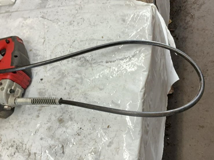 #113-•-milwaukee-grease-gun-image-5