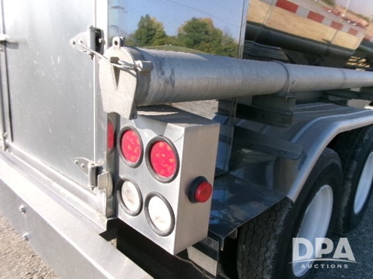 2015-sts-tanker-trailer-(dr12210)-image-15