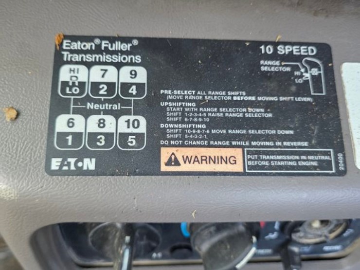 2002-mack-ch613-image-15