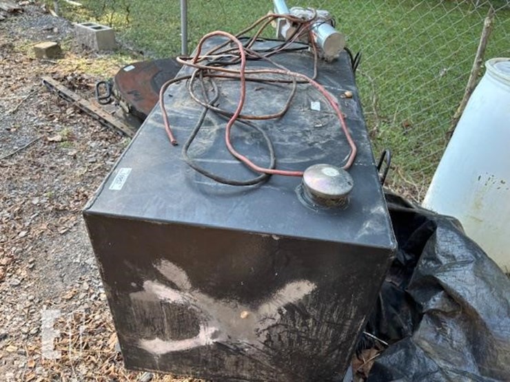 100-gal-metal-fuel-tank-image-5