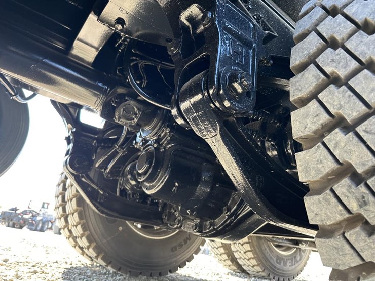 2025-kenworth-t880-image-83