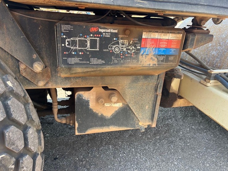 2005-ingersoll-rand-sd70d-image-14