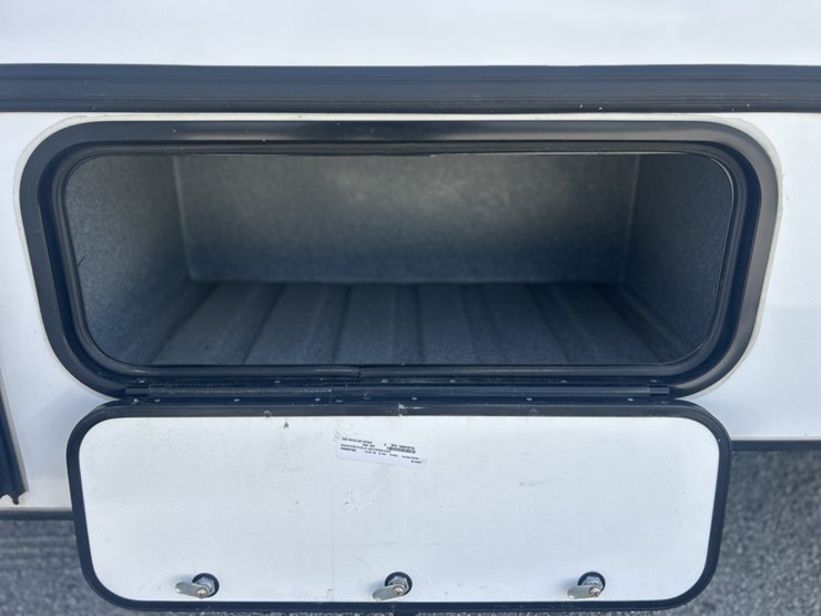 2023-ford-e450-image-38