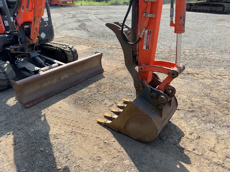 2011-kubota-u35-image-8