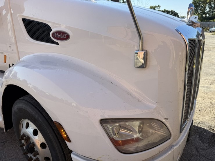 2020-peterbilt-579-image-11