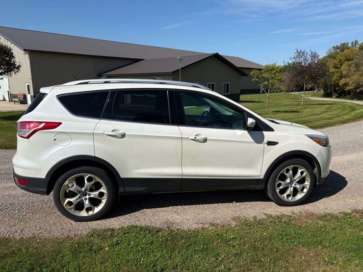 2013-ford-escape-titanium-image-28
