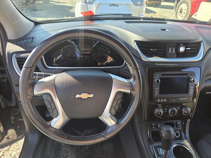 2016-chevrolet-traverse-image-34
