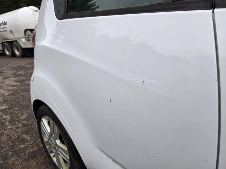 #1580-•-2013-chevrolet-spark-compact-vehicle-image-18
