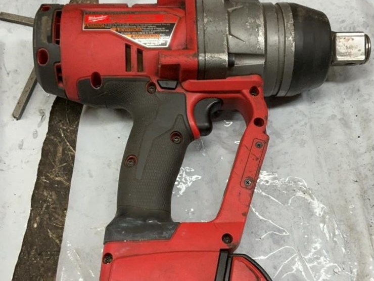 #101-•-milwaukee-1”-impact-wrench-image-2