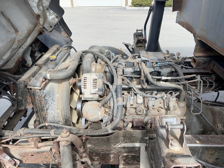 2003-isuzu-npr-image-8