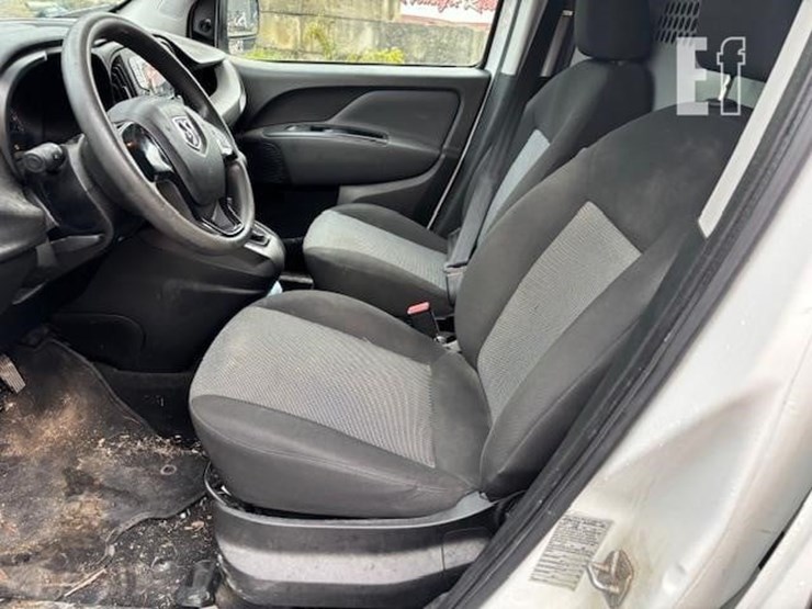 2017-dodge-ram-van-image-15