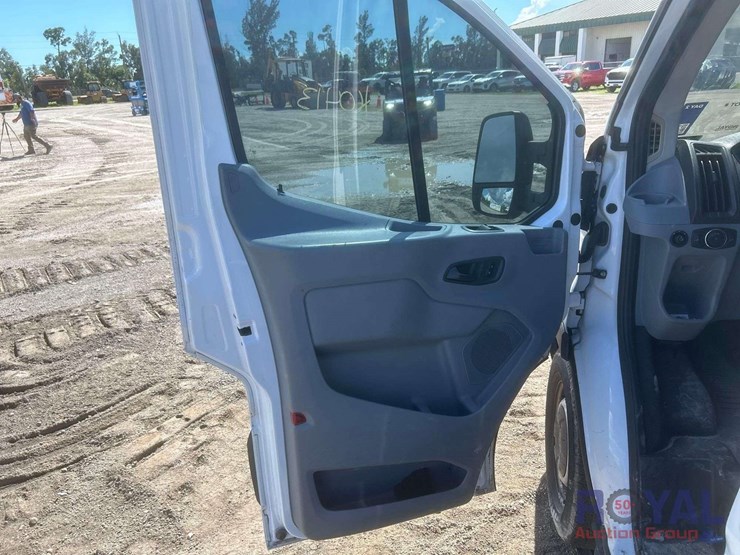 2015-ford-transit-image-9