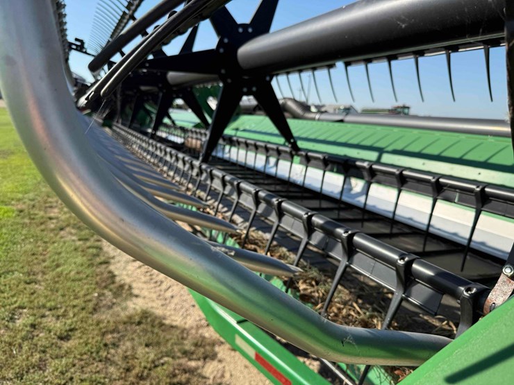john-deere-flex-draper-header-image-9