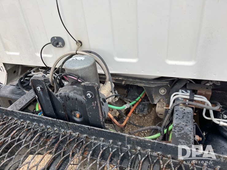 2005-chevrolet-c8500-cab/chassis-(jn0785,-unit-98847)-image-30