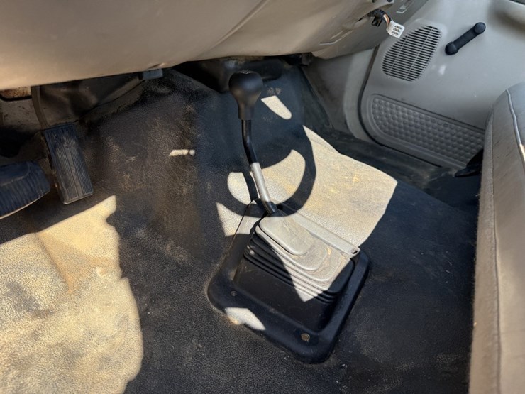 2004-ford-f250-image-28