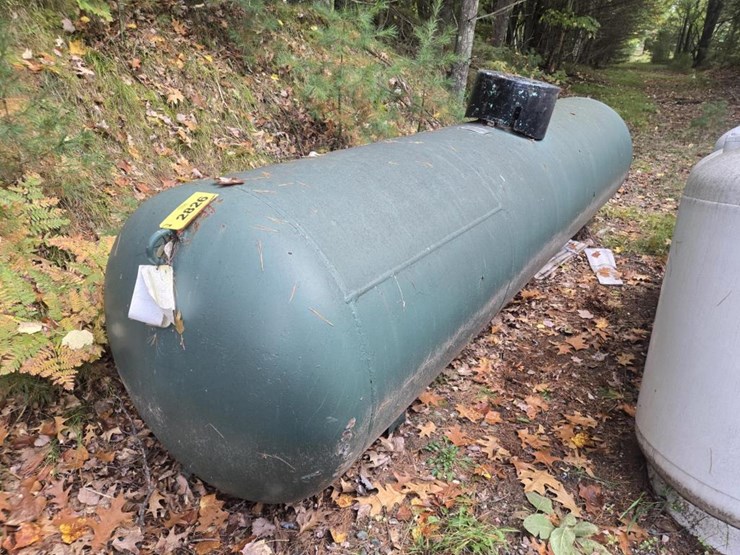 #2826-•-bs&b-1000-gallon-lp-tank-image-1