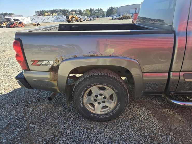 2007-chevrolet-silverado-image-16