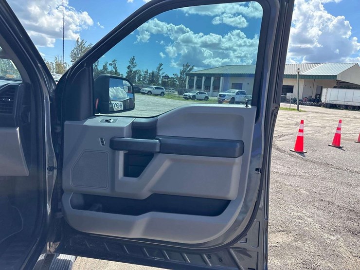 2020-ford-f150-image-21